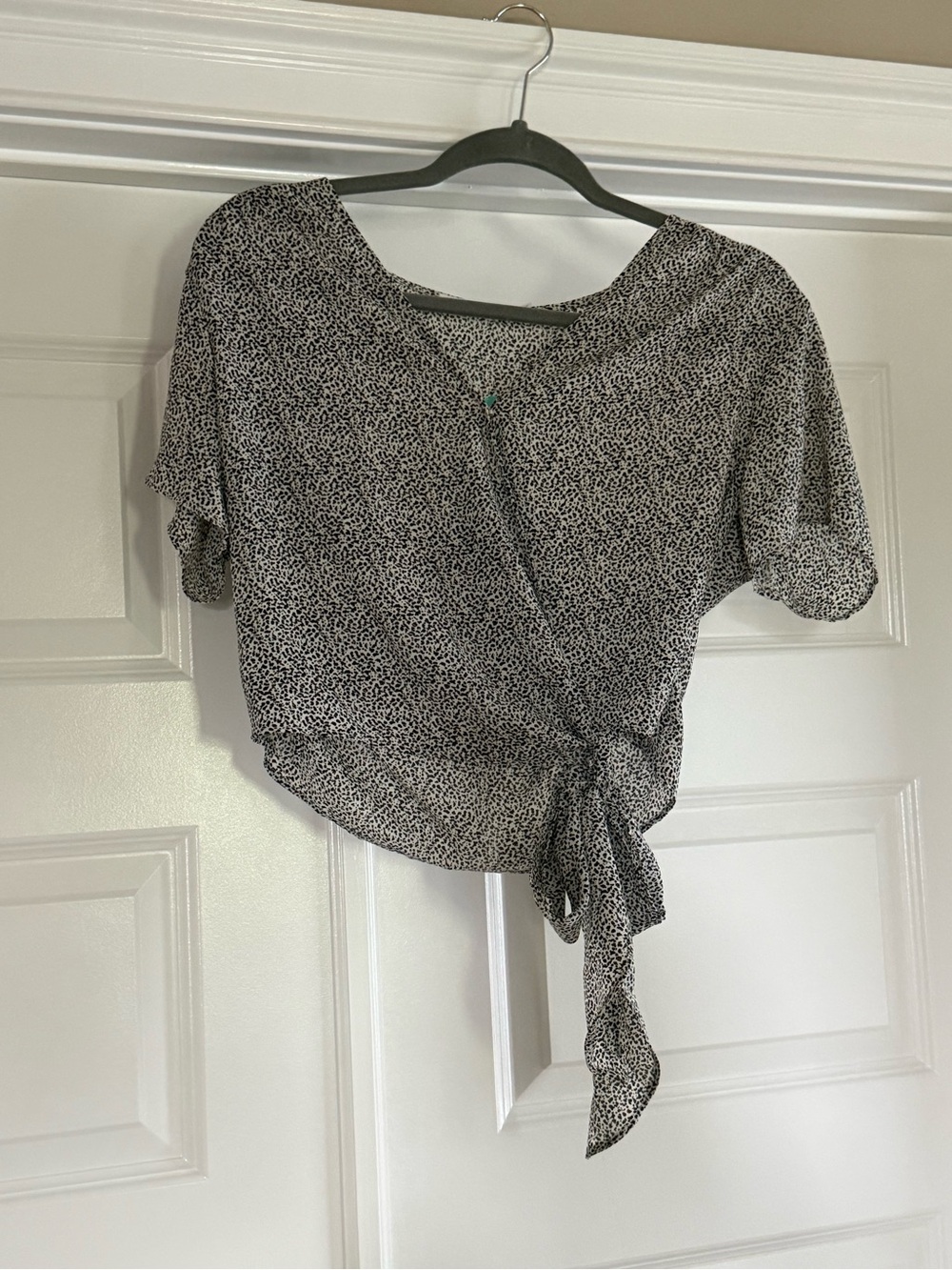 Lush Black & White Printed Tie-Front Blouse